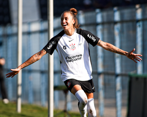 Ariel Godoi voltou a marcar em vitória do Corinthians