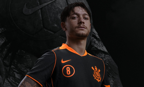 A nova camisa preta e laranja do Corinthians não foi totalmente aprovada pela torcida