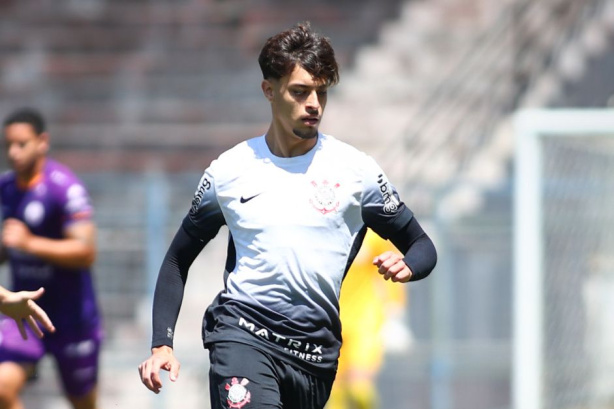 Leo Amistá foi o sétimo jogador da base que teve o contrato renovado com acréscimo da multa rescisória após a perda de Furquim