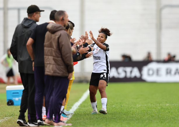 Dayana Rodr�guez assumiu a titularidade do meio-campo do Corinthians ao longo do ano