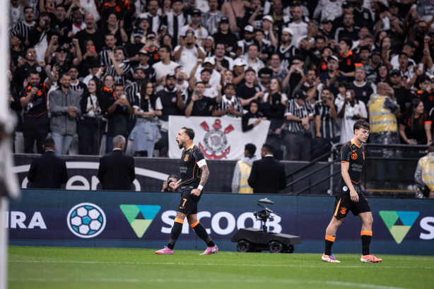 Maycon marcou o gol da vitória do Corinthians sobre o Atlético Mineiro