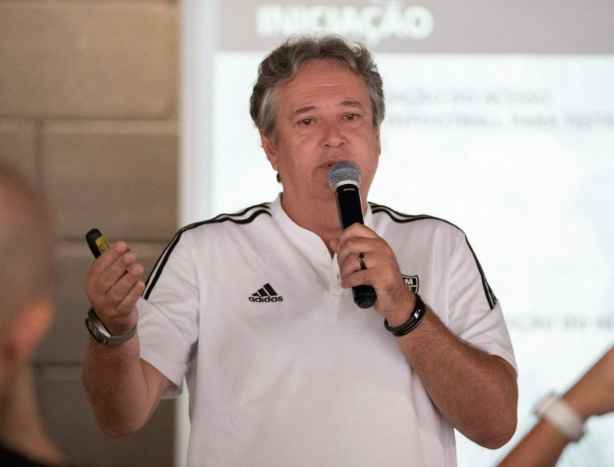 Erasmo Damiani está livre no mercado desde que deixou o Botafogo, em agosto deste ano