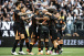 Zagueiro artilheiro e reden��o de Memphis: Fiel repercute vit�ria do Corinthians sobre o Gr�mio