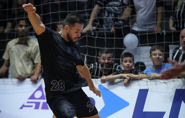 Marlon foi contratado pelo Corinthians em setembro e precisou de oito jogos para balançar a rede pela primeira vez