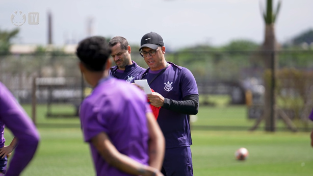 Brenno Basso comenta preparação antecipada para semifinal do Paulistão Feminino