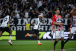 Memphis Depay volta a marcar um gol com bola rolando pelo Corinthians ap�s mais de tr�s meses