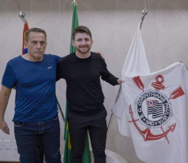 Nen� do Posto ao lado de William Batista, t�cnico do Sub-20