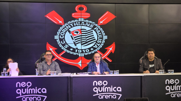 Conselheiros, s�cios e coletivos do Corinthians durante a audi�ncia p�blica na Neo Qu�mica Arena