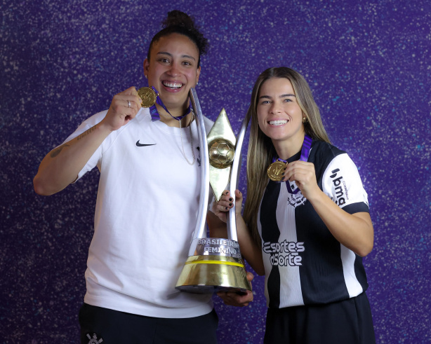 Lelê e Tamires são duas das mais experientes jogadoras do elenco feminino do Timão