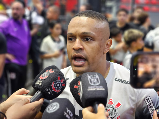 Fixo do Corinthians comenta polêmica com arbitragem e avalia primeiro jogo da final da LNF