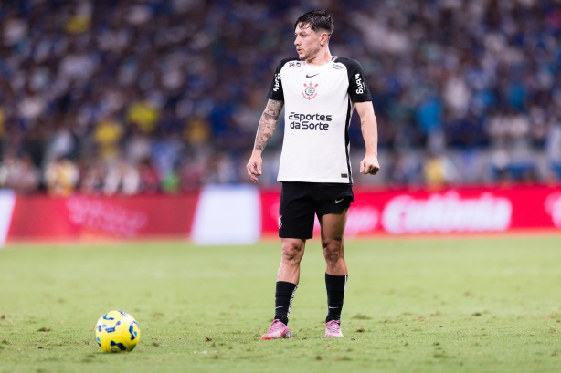 Rodrigo Garro saiu do banco de reservas na vit�ria do Corinthians sobre o Cruzeiro