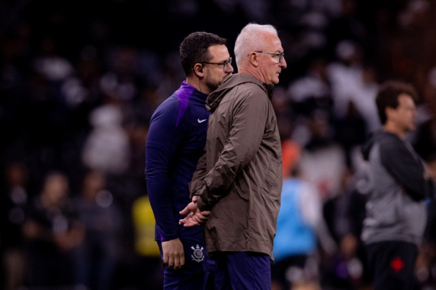 Dorival Júnior durante o empate diante do Vasco pela Copa do Brasil