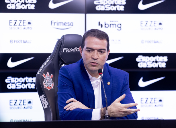 Marcelo Paz explica saída de Maycon e comenta impasse por renovação de lateral