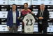 Corinthians apresenta Matheus Pereira em coletiva no CT Joaquim Grava