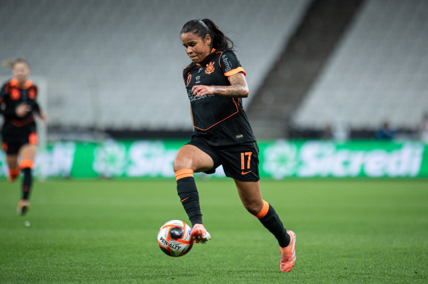 Vic Albuquerque é a quarta jogadora com mais aparições na história do Corinthians