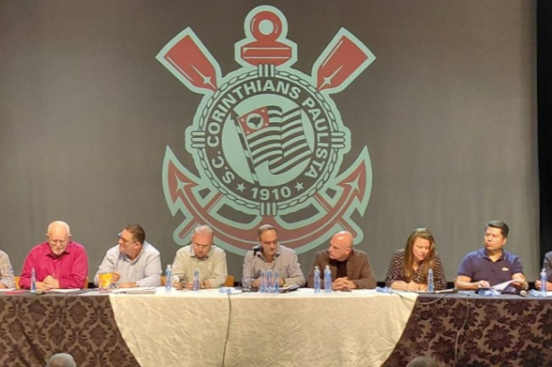 Conselheiros do Corinthians se reuniram no Teatro do Corinthians para discutirem a reforma do Estatuto