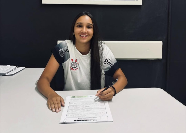 Sophia Furtado assina com o Corinthians
