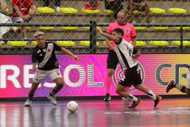 Corinthians vence o Vasco por 3 a 1 e se classifica para as quartas da Super Copa Gramado de Futsal