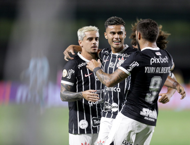 Fausto Vera foi autor de um dos gols da vitória do Corinthians no último triunfo contra o Coritiba