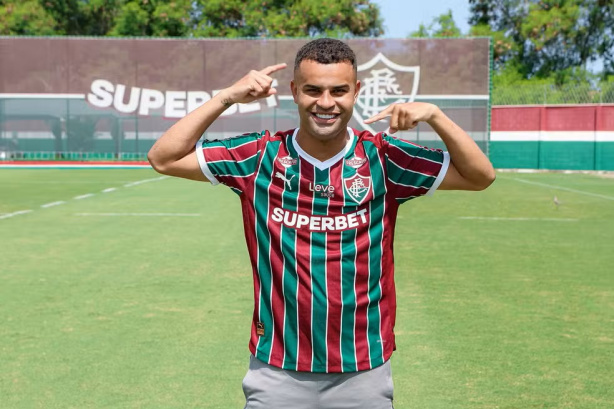 Alisson foi apresentado pelo Fluminense nesta segunda-feira