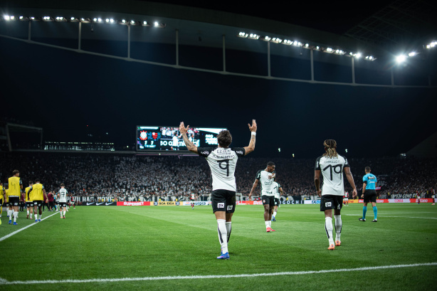 Gol em empate coloca Flamengo como segunda maior vĂ­tima da carreira de atacante do Corinthians