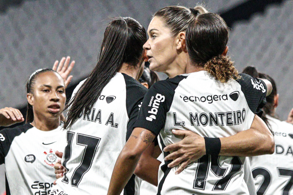 Corinthians domina Amrica Mineiro e vence a primeira em casa nesse Brasileiro Feminino