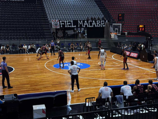 Corinthians luta até o fim, mas perde para os astros do Sesi Franca no NBB