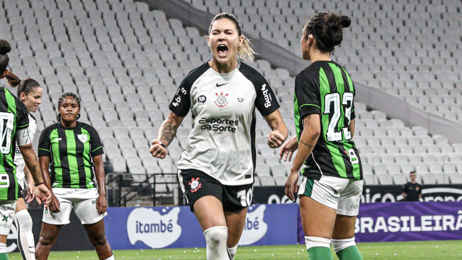 Gabi Zanotti reencontra protagonismo ofensivo e participa de trs gols em um jogo aps cinco meses