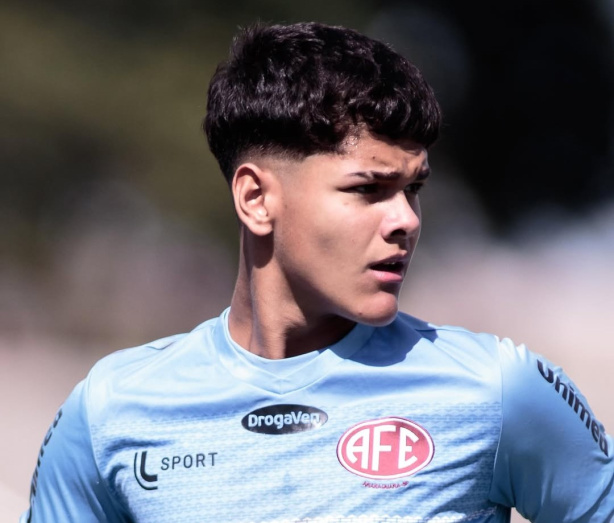 Corinthians registra goleiro ex-FerroviĂĄria e chega a quatro reforĂ§os no Sub-17