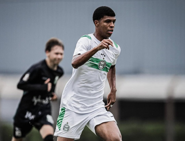 Corinthians registra meia-atacante com passagem por rival para o Sub-17