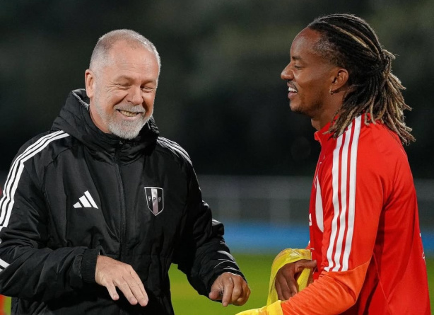 Carrillo entra em campo pelo Peru contra Senegal na estreia de ex-Corinthians; saiba onde assistir