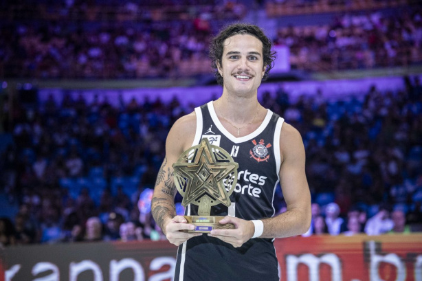 Armador do Corinthians celebra prêmio duplo após título no Desafio de Habilidades da NBB
