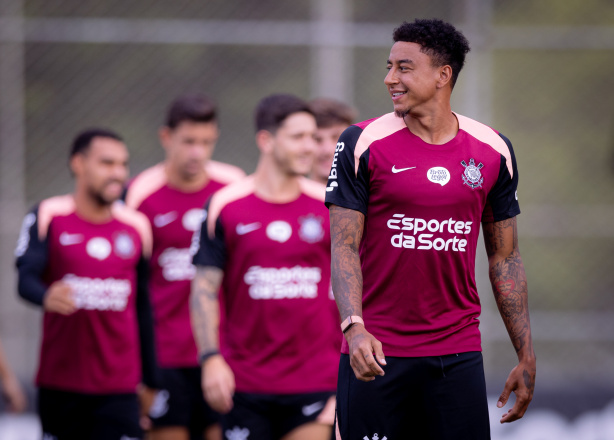 Corinthians encerra preparação para enfrentar o Fluminense com grandes desfalques