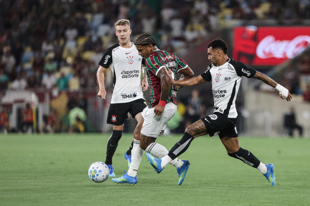 Corinthians foi superado pelo Fluminense