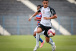 Gui Amorim deixa o campo com dores no joelho e pode desfalcar o Corinthians