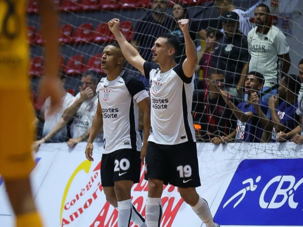Corinthians supera o Magnus em jogo equilibrado e conquista primeira vit&oacute;ria na LNF