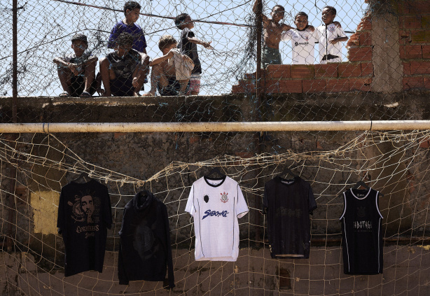 Corinthians lança coleção em homenagem ao legado de Sabotage; confira detalhes das peças