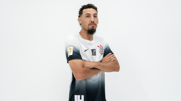 Fixo do Corinthians celebra gol contra o Magnus após período afastado por grave lesão