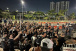 Torcida protesta contra jogadores do Corinthians e presidente da Gavi�es desabafa sobre crise