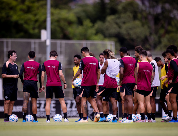 Fernando Diniz comanda primeiro treino pelo Corinthians de olho na Libertadores; veja como foi