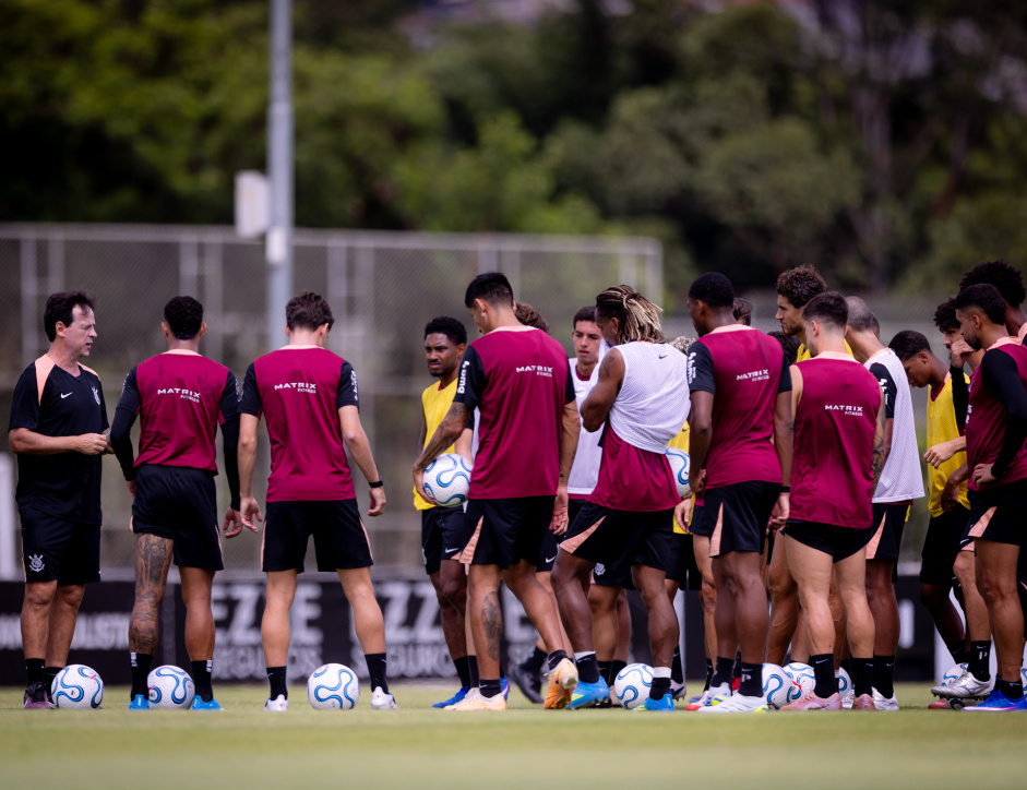 Fernando Diniz comanda primeiro treino pelo Corinthians de olho na Libertadores; veja como foi