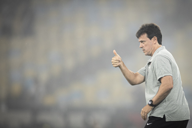 Corinthians tem bom desempenho contra equipes treinadas por Fernando Diniz