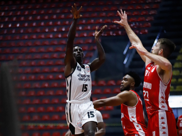 Tim�o perde para o Paulistano em �ltimo jogo no Wlamir Marques pela primeira fase do NBB