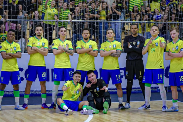 Jovem do Corinthians marca na final e conquista título com a Seleção Brasileira de Futsal