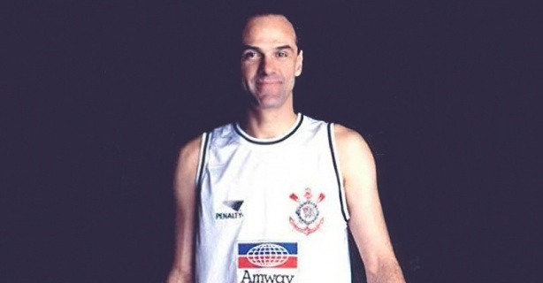 Morre Oscar Schmidt, ídolo do basquete nacional e campeão pelo Corinthians