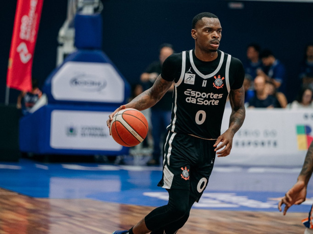 Davaunta Thomas foi o cestinha do Corinthians na derrota para o Unifacisa