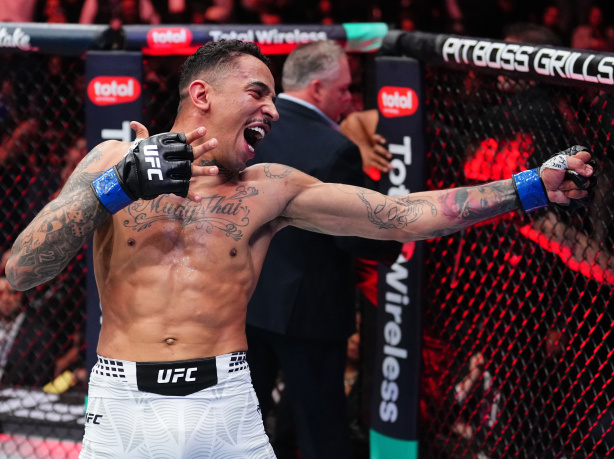Fiel marca presença em treino aberto do UFC na Austrália para apoiar lutador corinthiano