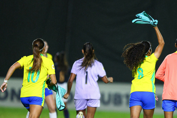 Trio do Corinthians é titular em nova goleada do Brasil antes da semifinal do Sul-Americano Sub-17