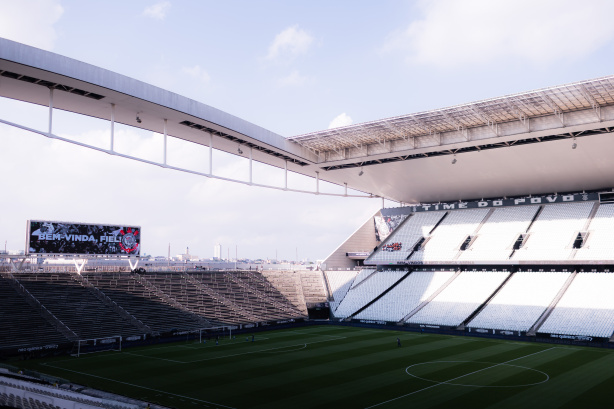 Ministério do Esporte visita Neo Química Arena para avaliar estrutura visando a Copa Feminina