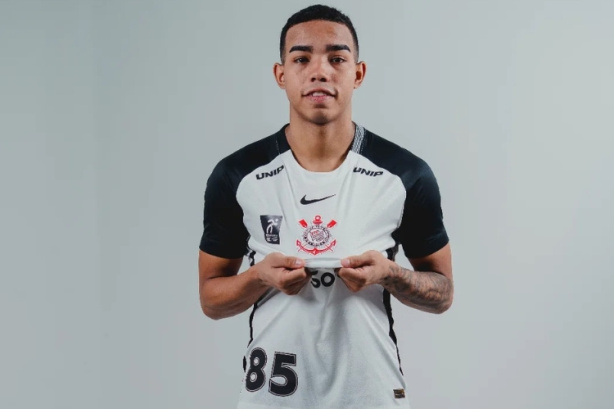 Jovem da base estreia pelo Corinthians em derrota para o Jaraguá